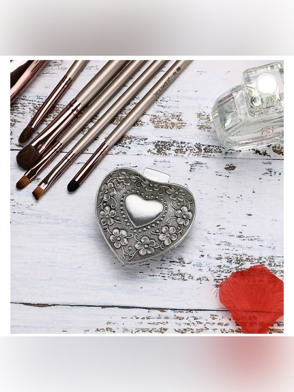 Vintage Silver small  Heart Floral Jewelry Box – Elegant Women's Accessory - Picture 8 of 8